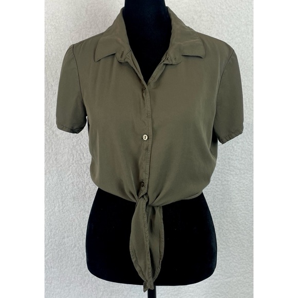 AMERICAN APPAREL • Army Green Tie Front Button-Up Cropped Top - Picture 11 of 16
